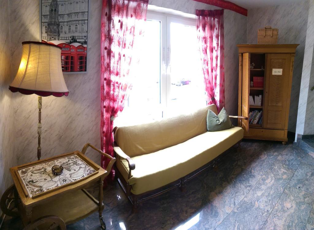 Hotel Garni Schmid Neu-Ulm Dış mekan fotoğraf